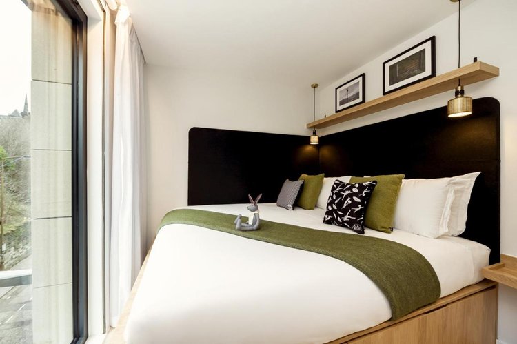  1 Bed Apartment  -  Edinburgh Castle View  - Gallery -  1