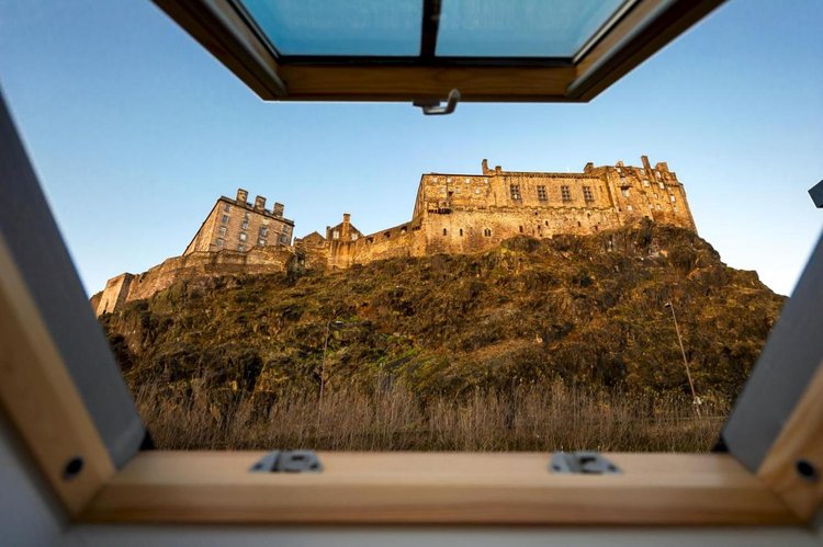  1 Bed Apartment  -  Edinburgh Castle View  - Gallery -  7