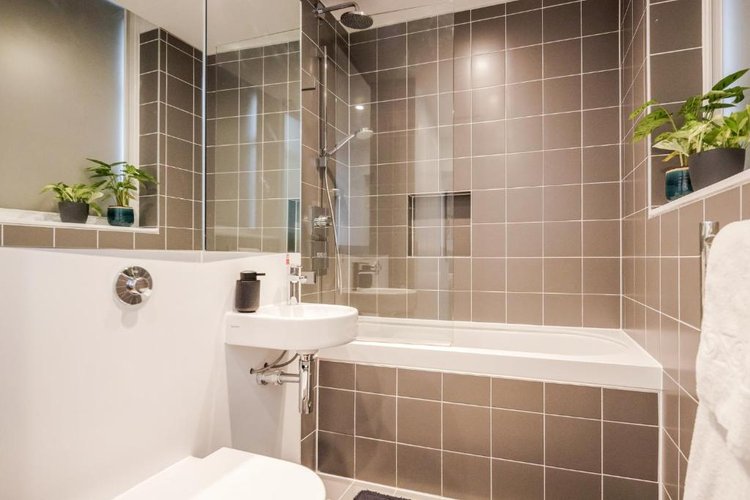 1-Bed Apartment - Emerald St Apartments - Gallery - 2