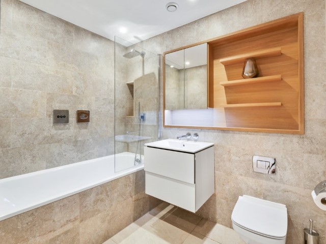  2 Bed Apartment  -  The Southwark Suites  - Gallery -  10