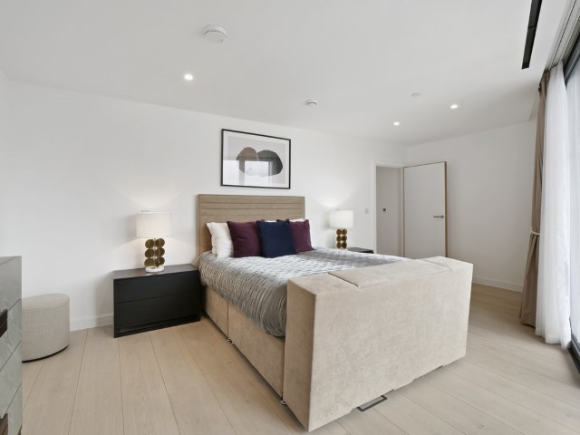 3 Bed Apartment - The Southwark Suites - Gallery - 5