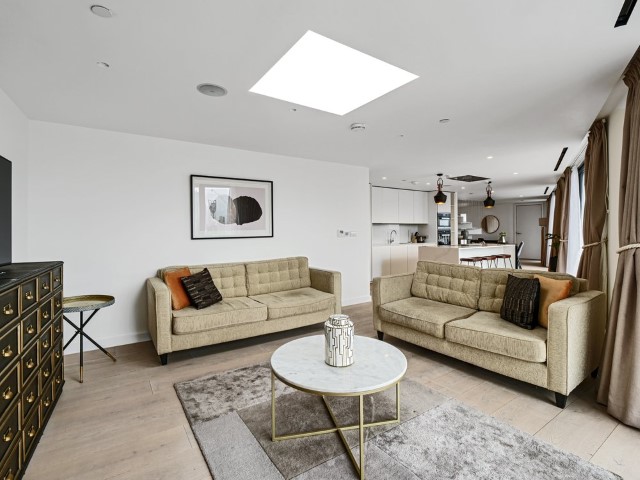  Penthouse Apartment  -  The Southwark Suites  - Gallery -  7