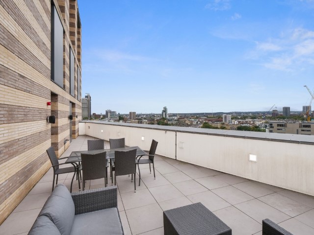  Penthouse Apartment  -  The Southwark Suites  - Gallery -  9