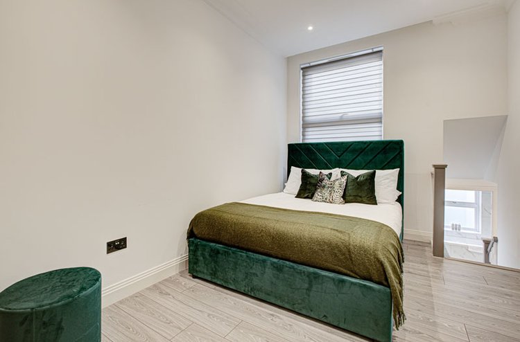  1 Bed Apartment  -  Fulham Road  - Gallery -  1