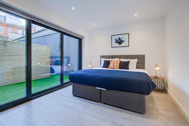  2 Bed Apartment  -  Fulham Road  - Gallery -  1