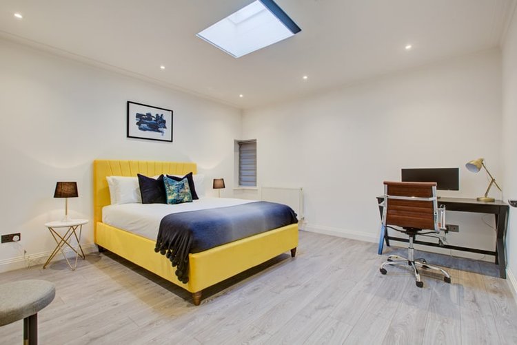  2 Bed Apartment  -  Fulham Road  - Gallery -  2