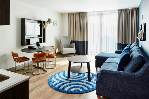 Long Lane Suites - Rooms