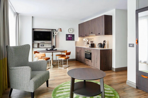 Long Lane Suites - Gallery - 2