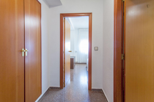 Bright 3-bedroom flat near Ciutat Universitaria