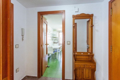 Bright 3-bedroom flat near Ciutat Universitaria