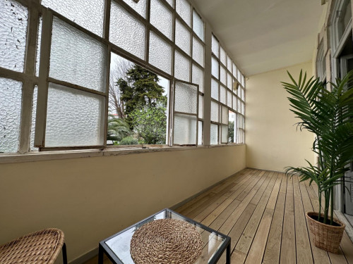 Ample and welcoming studio in Marquês de Pombal