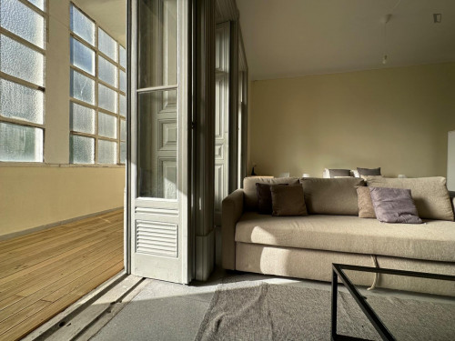 Ample and welcoming studio in Marquês de Pombal - Gallery - 19