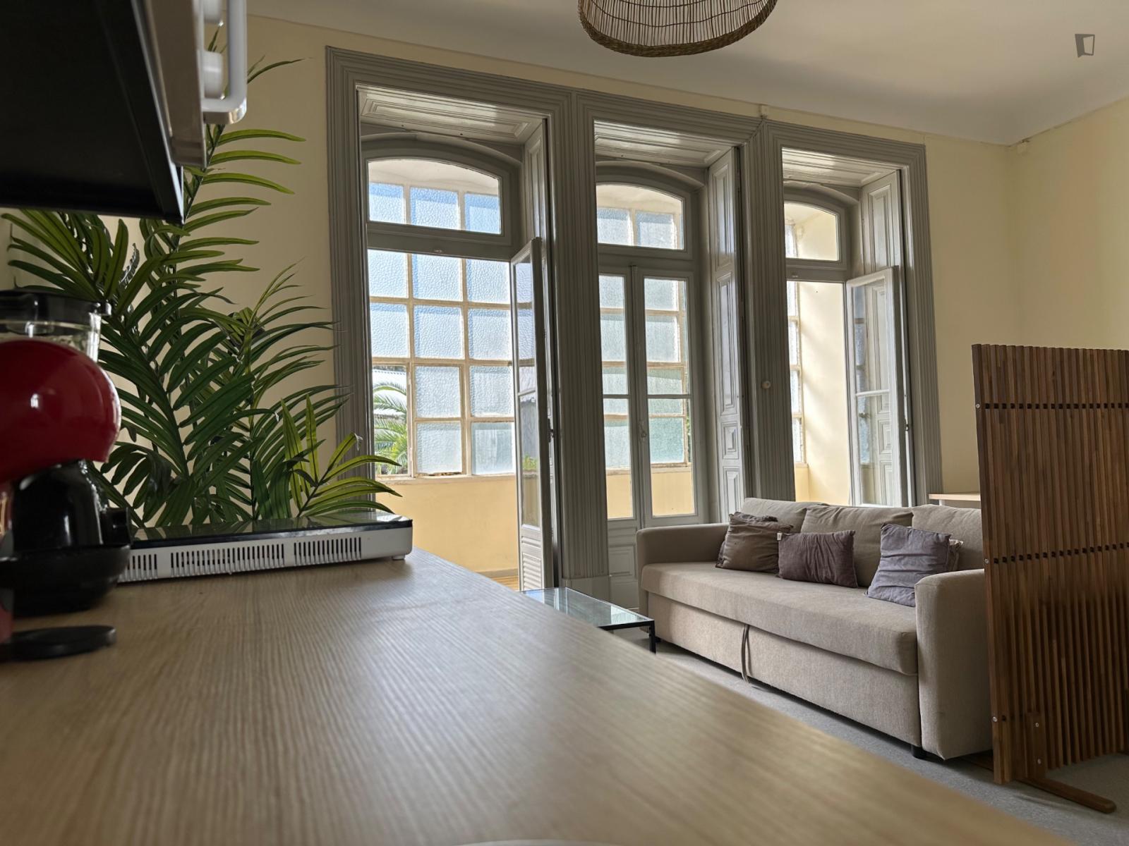 Ample And Welcoming Studio In Marquês De Pombal - 1