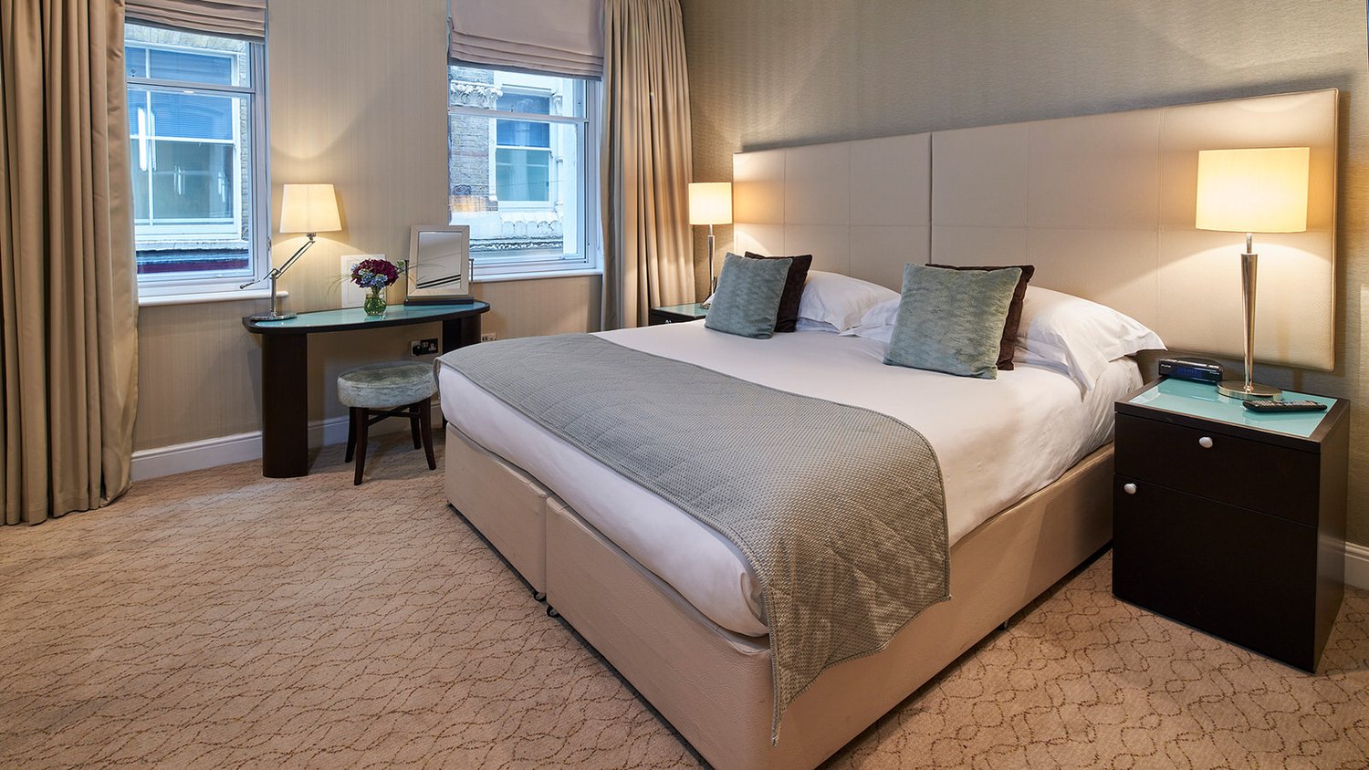 Deluxe 1 Bed Apartment - 1