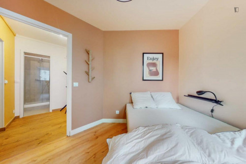 Charming double bedroom in Asnieres-sur-seine