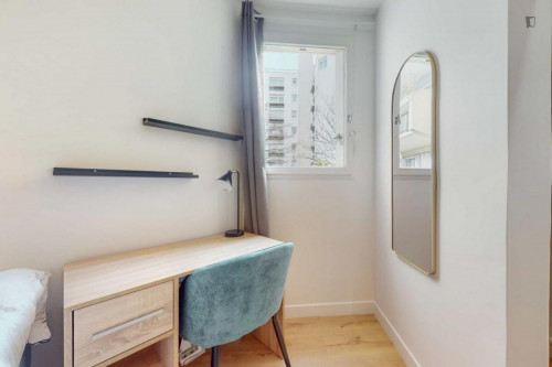 Charming double bedroom in Asnieres-sur-seine
