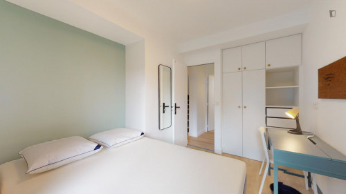 Neat double bedroom near the Mairie d'Ivry metro 