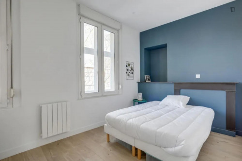 Comfy double ensuite bedroom next to Cormontaigne metro station