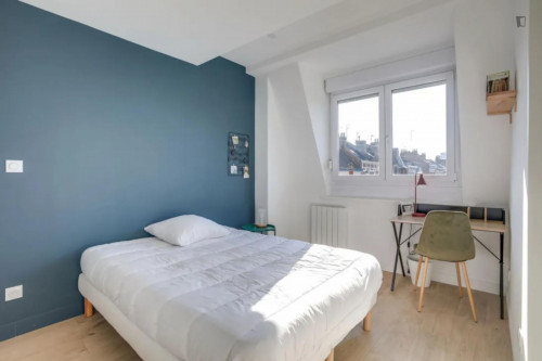 Pleasant double ensuite bedroom not far from Lille Catholic University