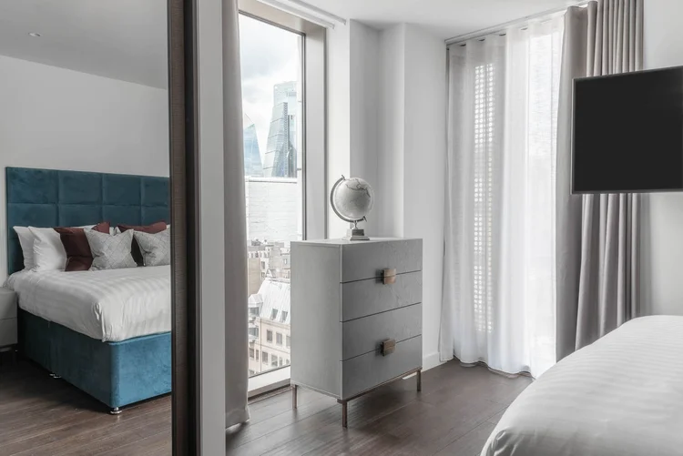  2 Bed Apartment  -  Royal Mint Street  - Gallery -  9