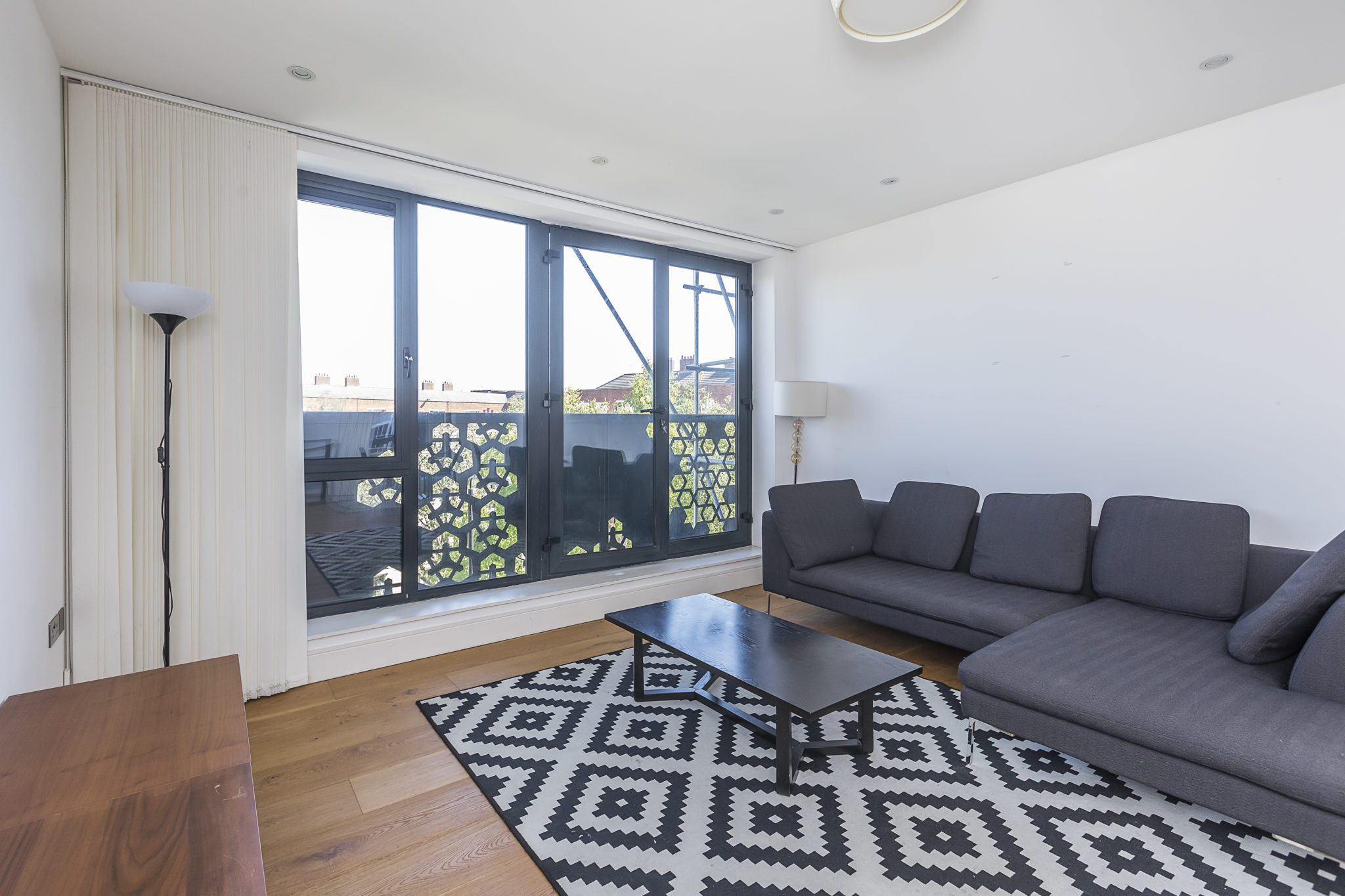 One-Bedroom Apartment - AES Brick Lane - Gallery - 6