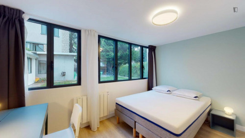 Beautiful double ensuite bedroom in Roquette