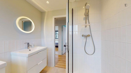 Beautiful double ensuite bedroom in Roquette