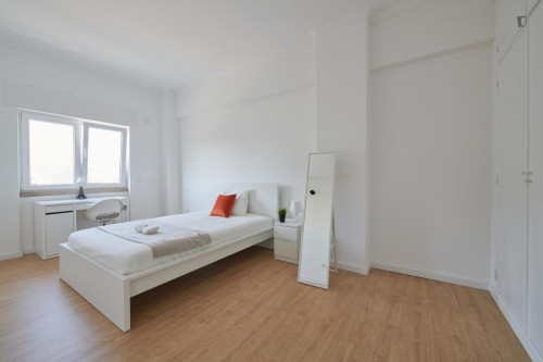 Comfy single bedroom next to Faculdade de Letras da Universidade de Lisboa