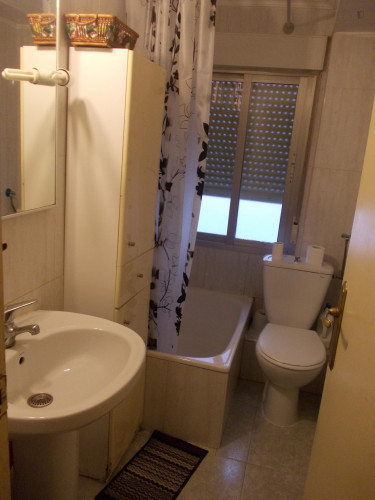 Fair and cosy single bedroom in a 3-bedroom flat, in the heart of Salamanca - Gallery - 5