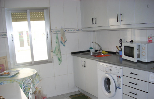 Fair and cosy single bedroom in a 3-bedroom flat, in the heart of Salamanca - Gallery - 4