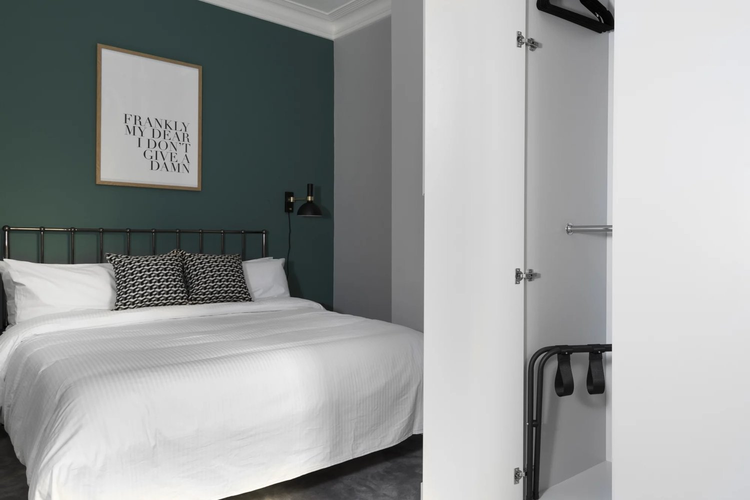2 Bedroom, 2 Bathroom - Museum St - Gallery - 9