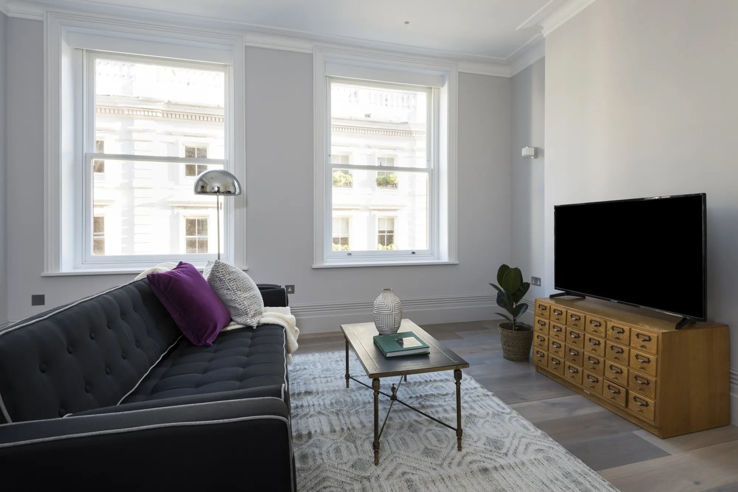 2 Bedroom, 2 Bathroom - Museum St - Gallery - 4