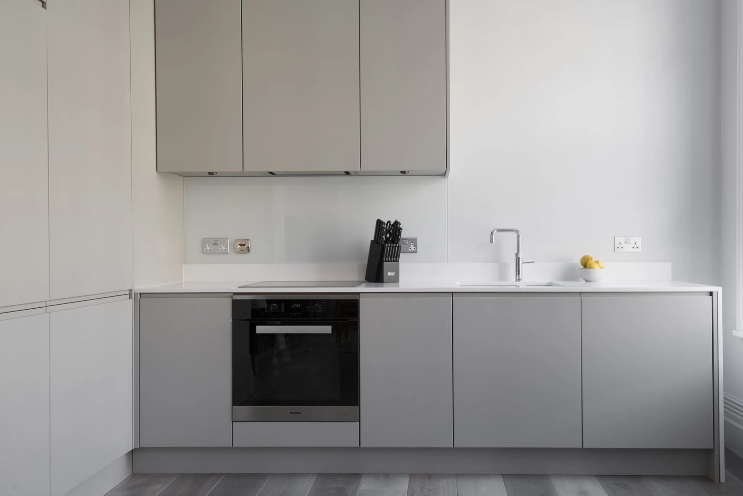 2 Bedroom, 2 Bathroom - Museum St - Gallery - 6