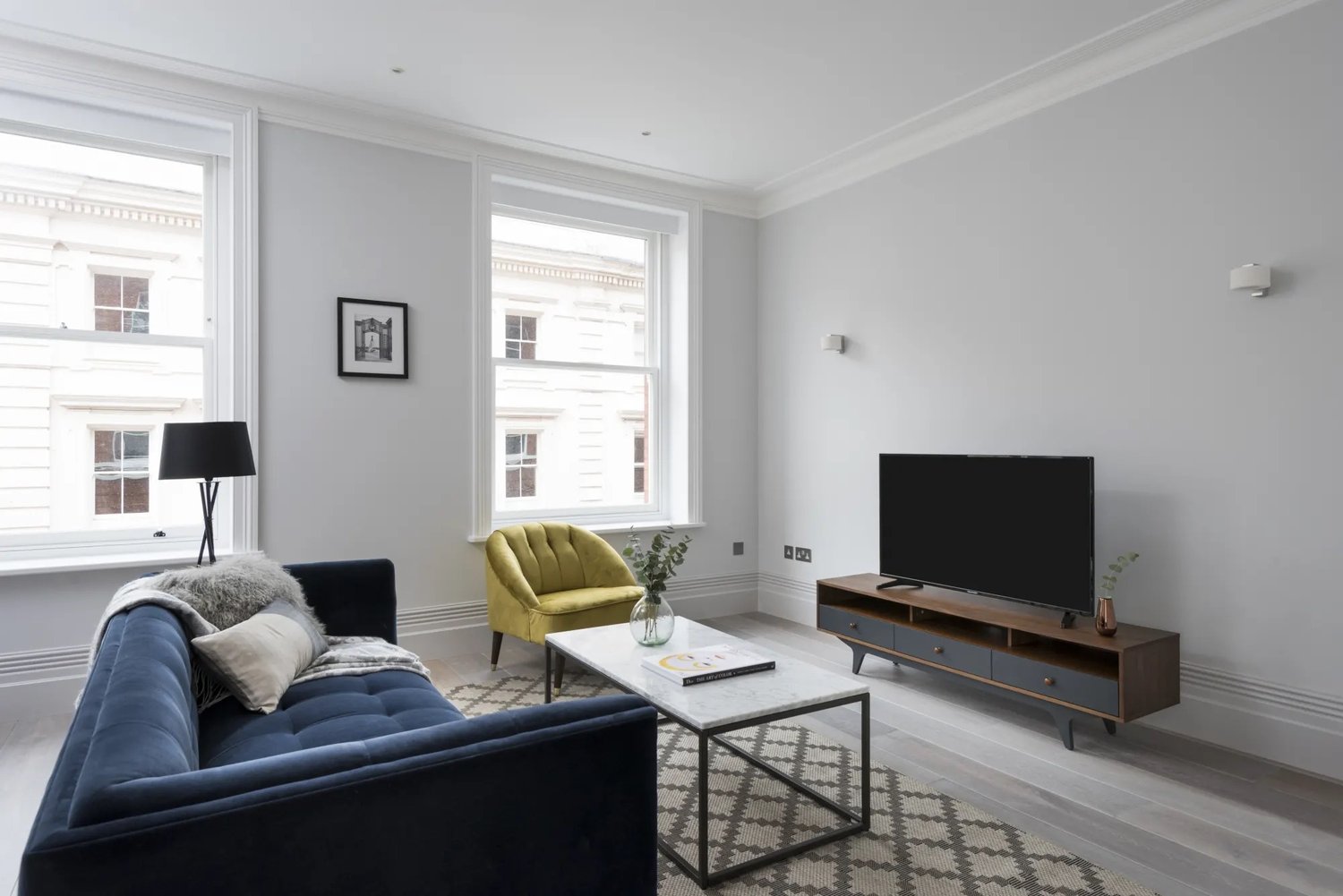 3 Bedroom, 2 Bathroom - Museum St - Gallery - 4