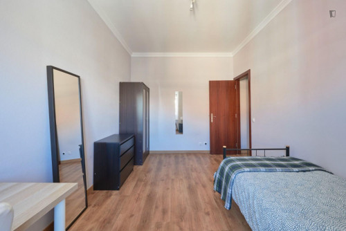 Lovely single bedroom next to Praça de Espanha metro station