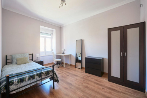 Lovely single bedroom next to Praça de Espanha metro station