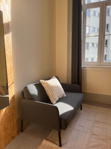 Lovely Double bedroom next to Rato metro station