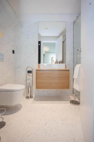 Welcoming 1-bedroom flat in Madalena  - Gallery -  5