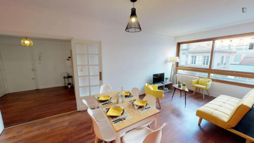 Pleasant double bedroom  next to the Centre Commercial Espace Saint Georges - Gallery - 5