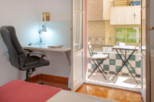 Room with Private Balcony and double mattress - Gallery - 32