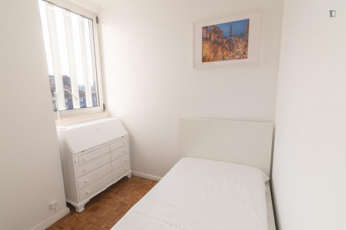 Single Bedroom in a 5-bedroom apartment