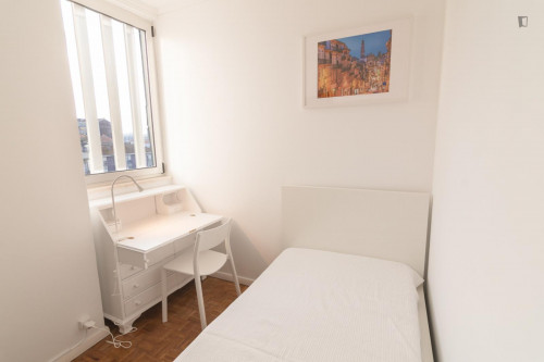 Single Bedroom in a 5-bedroom apartment