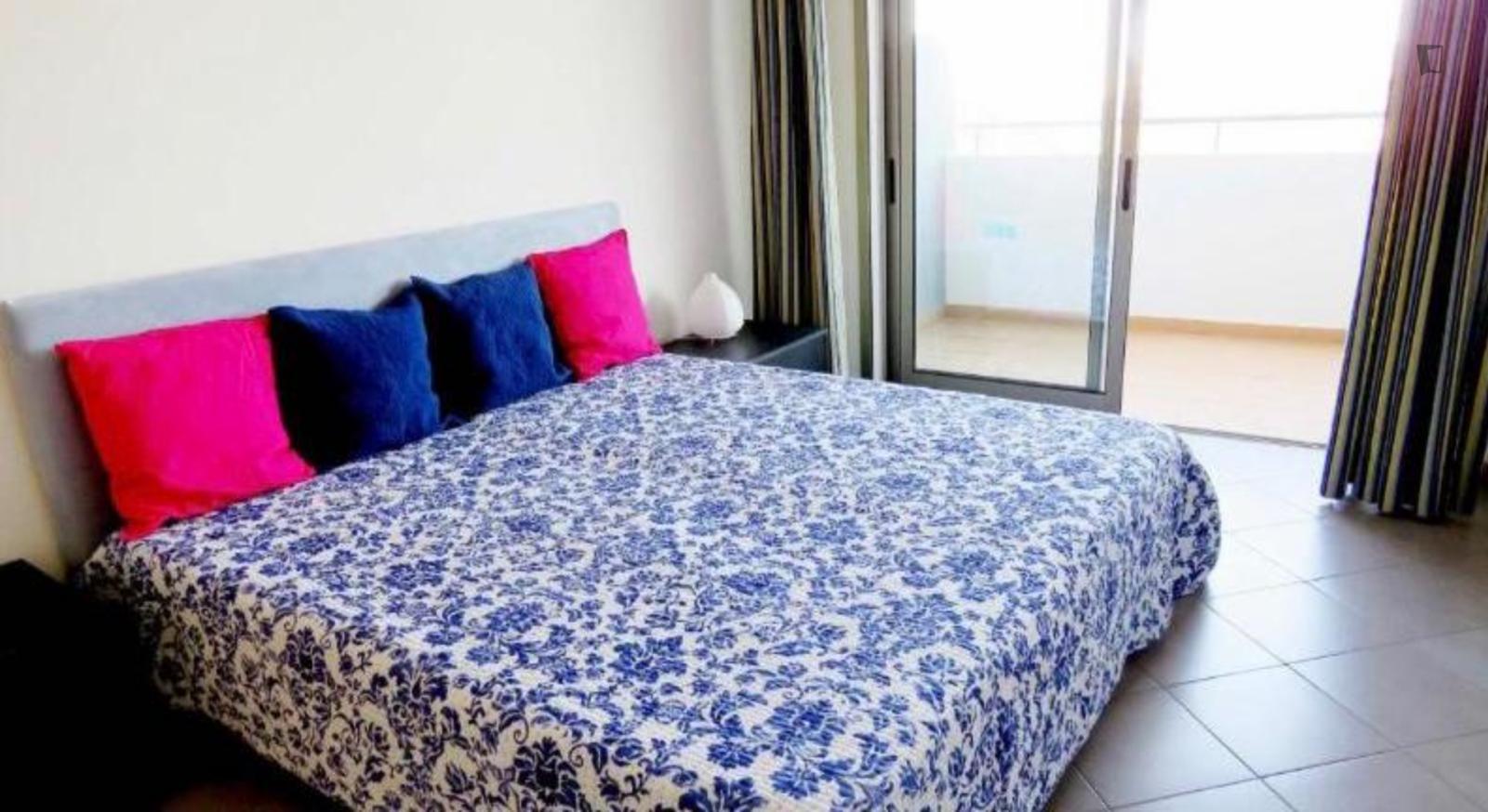 Sunny 1-Bedroom Flat Next To Praia Dos Três Castelos - 1