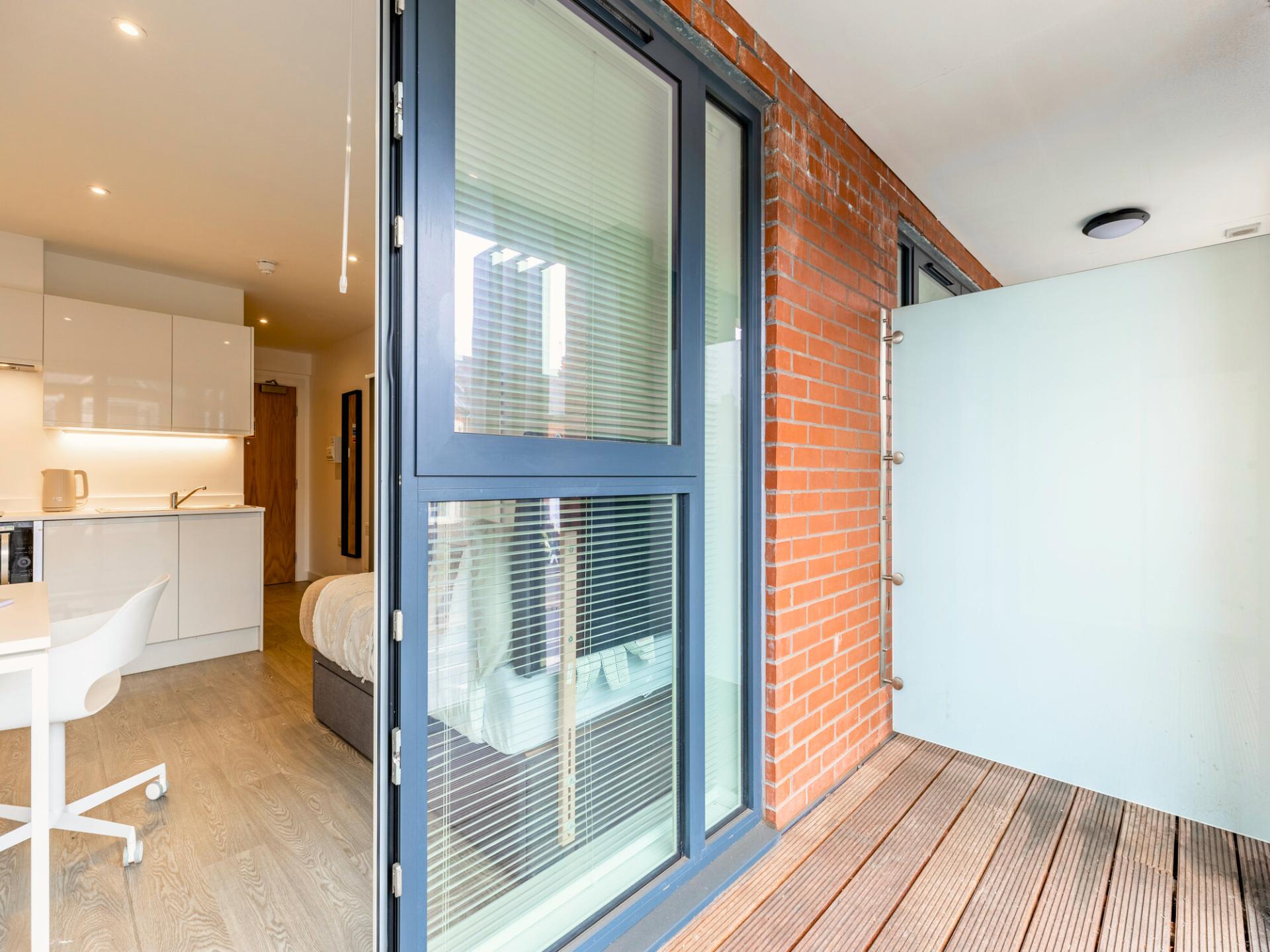  Premium Balcony Studio  -  One London Road  - Gallery -  11