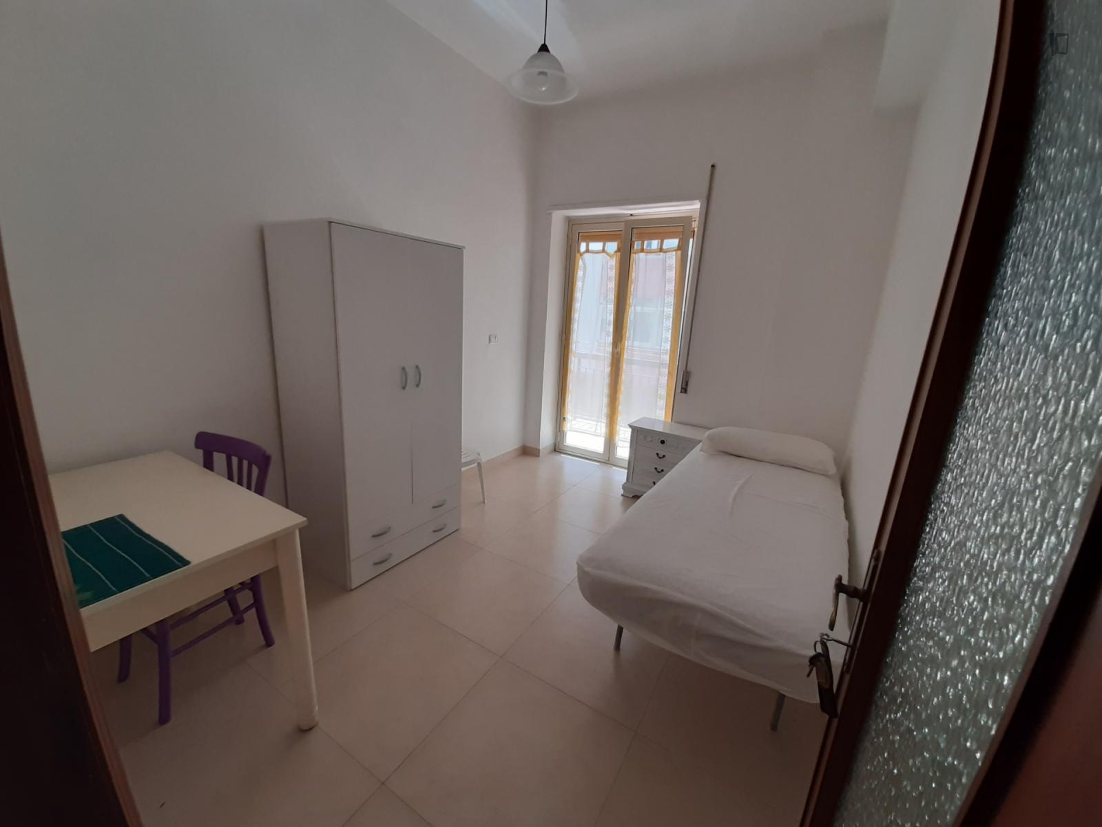  Single Bedroom Close To Università Degli Studi Mediterranea Di Reggio Calabria  -  Single bedroom close to Università degli Studi Mediterranea di Reggio Calabria  - Gallery -  1