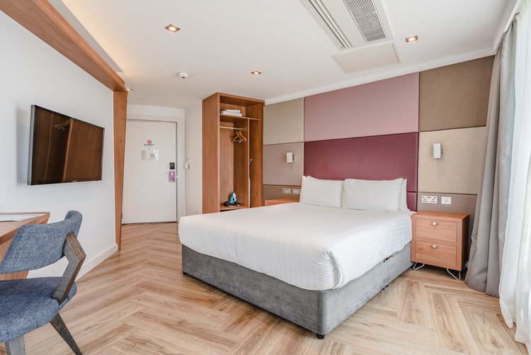 One Bed Penthouse - Stratford Park - Gallery - 1