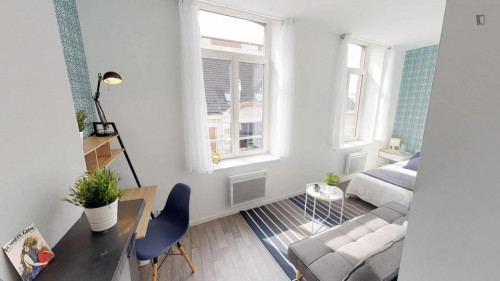 Cool double bedroom close to Wazemmes metro station