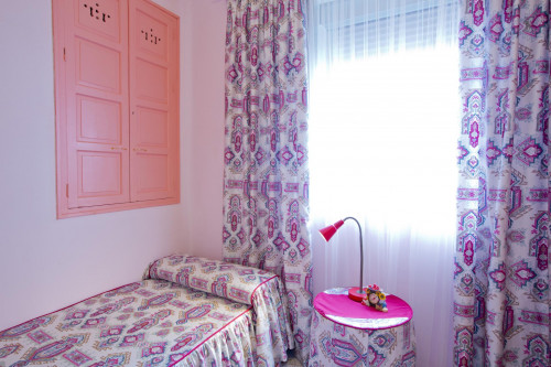 Single bedroom in a typical 4-bedroom house, in Macarena