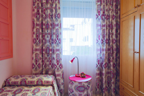 Single bedroom in a typical 4-bedroom house, in Macarena