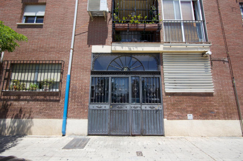 Bright single bedroom in a 4-bedroom apartment in Parque Azahara